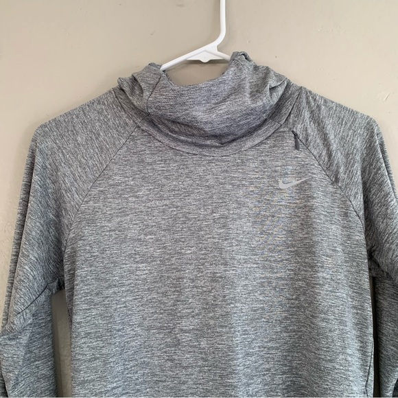 NWOT Women’s Light Gray Nike Running Dri-Fit Hooded Long Sleeve - Picture 3 of 7